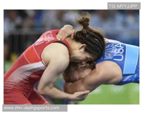 女摔VS力量与技巧的较量揭示女性摔跤的魅力与挑战 女摔VS力量与技巧的较量揭示女性摔跤的魅力与挑战